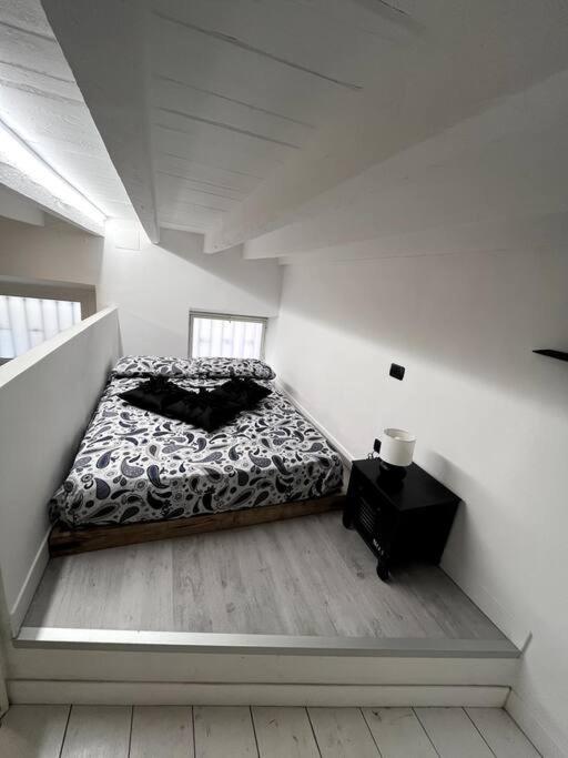 Апартаменты Amazing Little Loft In The Center Of Милан Экстерьер фото